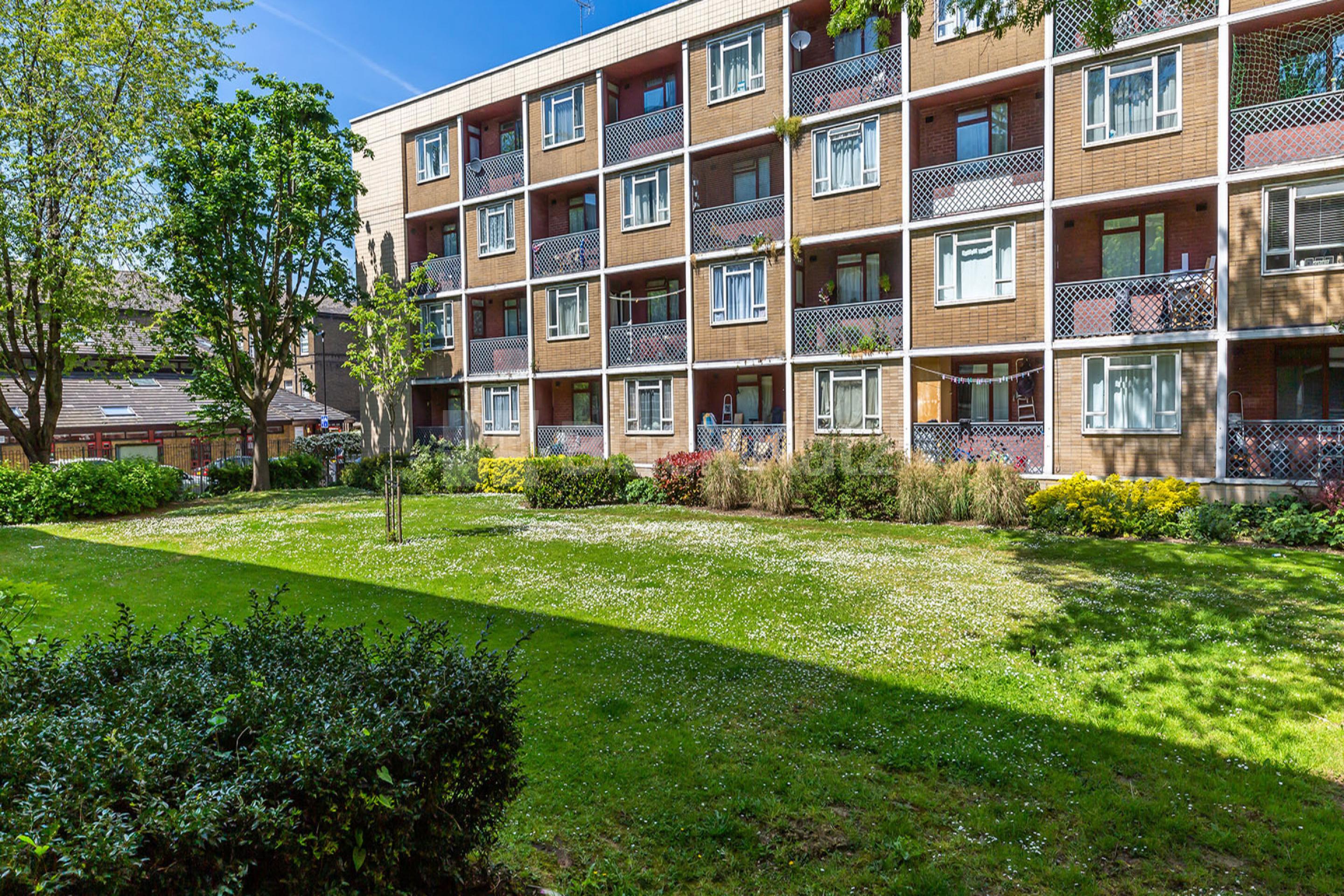 1 bedroom property perfect for 2 sharers close to most large Universities  Calshot Street, Islington N1